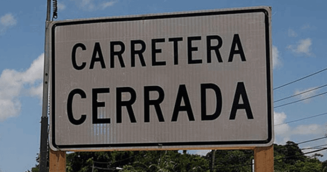 Cierran un carril en la carretera de Jayuya debido a un deslizamiento de tierra.