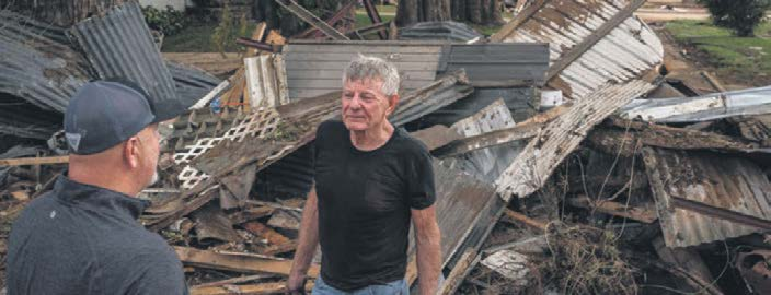 Biden assesses damage from Helene and sends 1,000 soldiers to help.