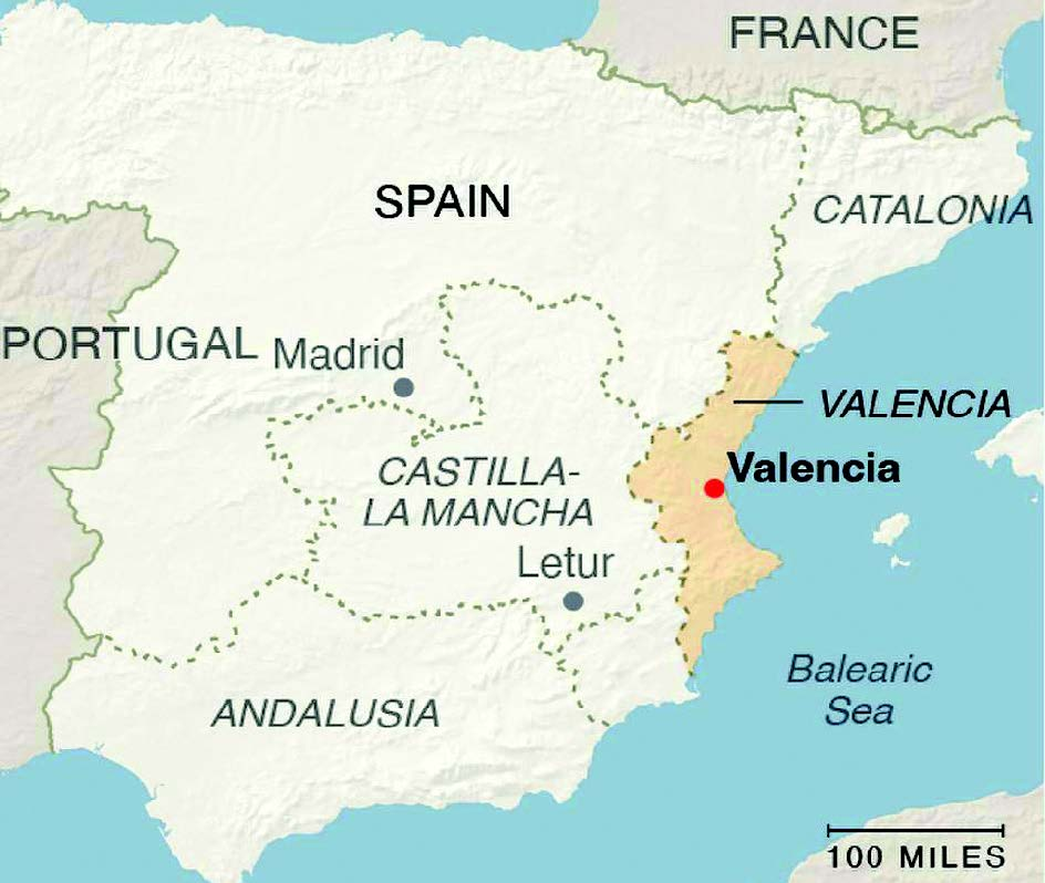 Following the floods in Spain, there has been an influx of volunteers and a wave of anger.