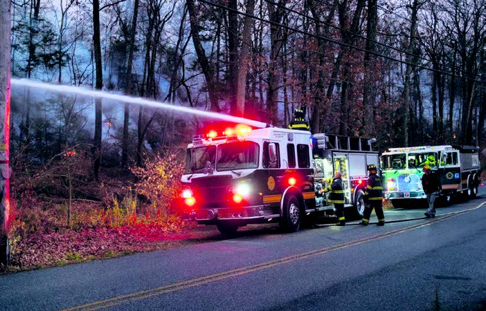 Wildfire expands in New Jersey and New York, even with slight rainfall