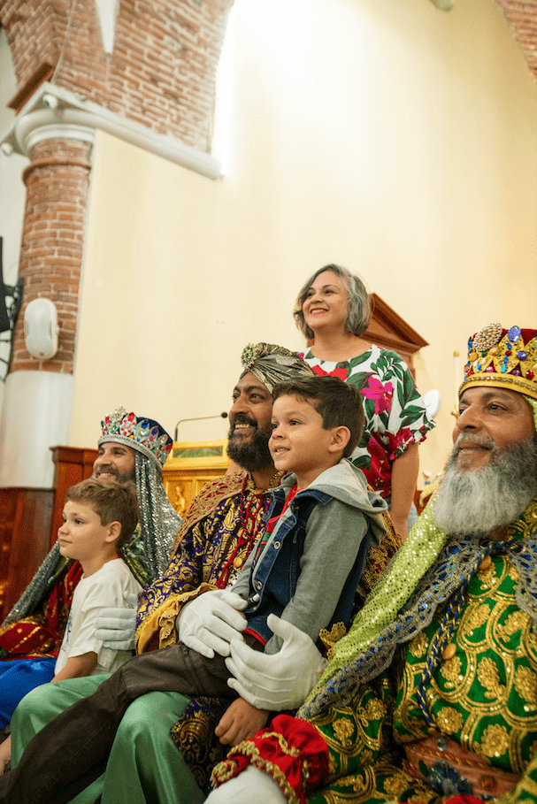 Inaugura la Caravana Nacional de los Reyes Magos de Juana Díaz